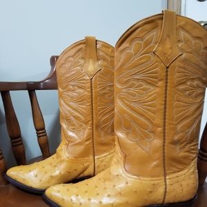 Men's cowboy exotic genuine Ostrich boots.